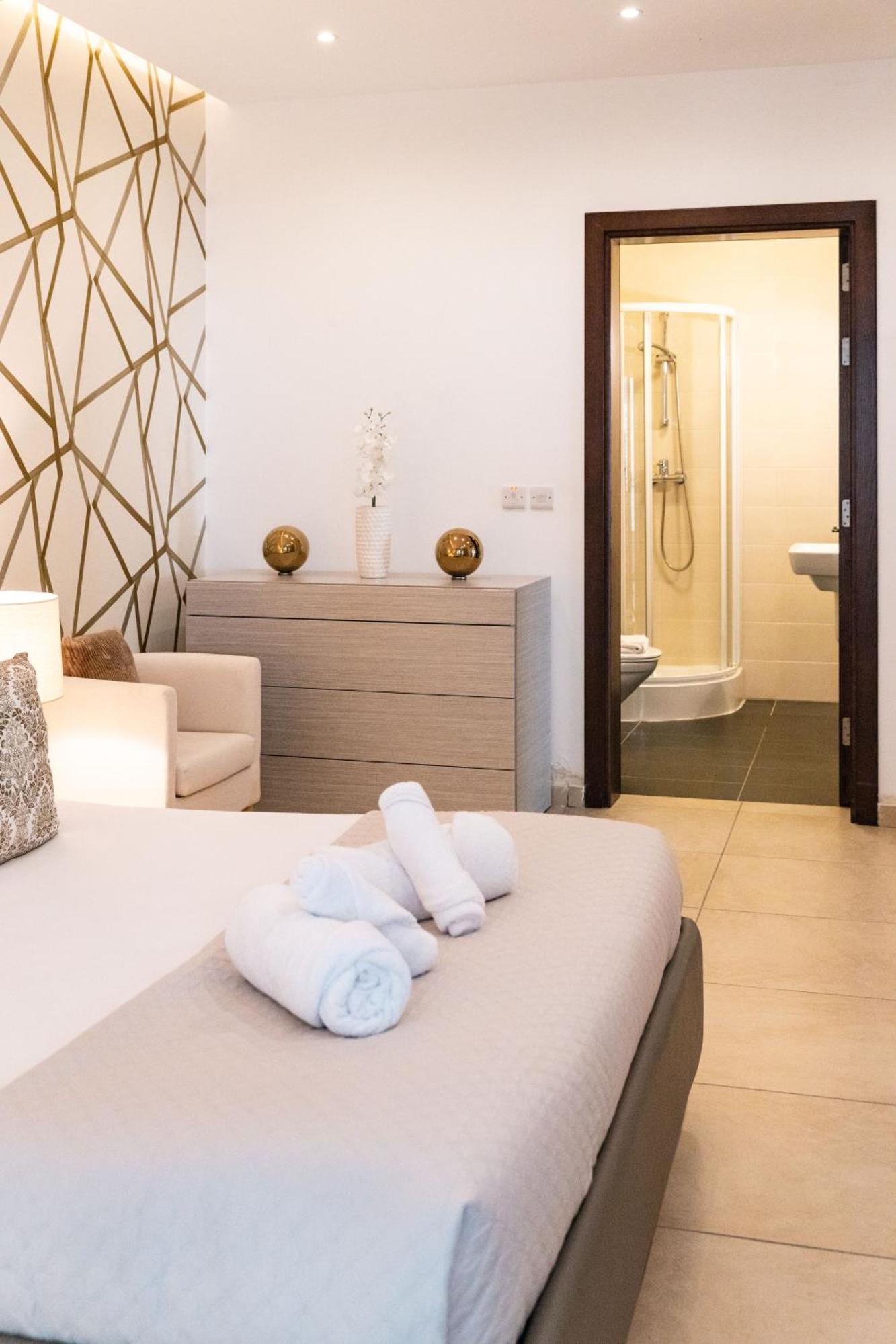 Luxury Seafront 3Br With Pool By Arcobnb สลีมา ภายนอก รูปภาพ